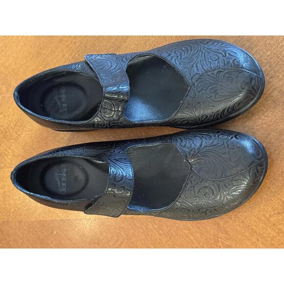 Dansko Shoes - Dansko 41 Stylish Black Mary Jane Shoes with Floral Design